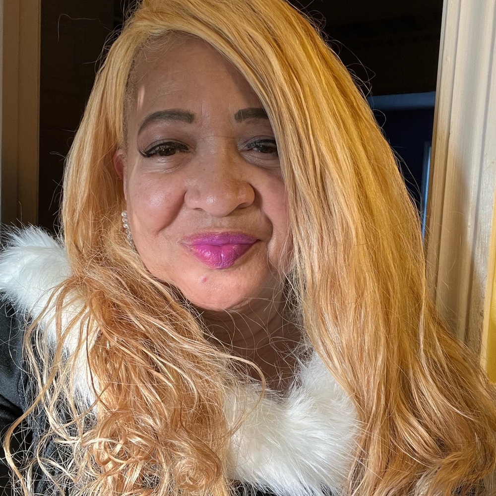 Meet your Posher, Linda